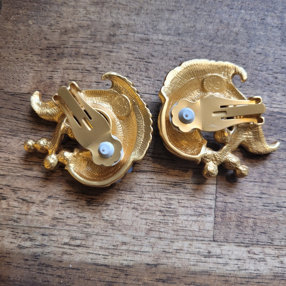 Vintage Elizabeth Taylor Avon "Sea Shimmer" Koi Fish brooch and clip on earrings - Picture 6 of 6